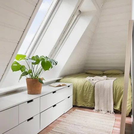 3 Bedroom 500m To Bryggen Берген