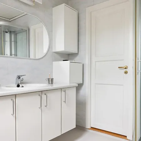 3 Bedroom 500m To Bryggen